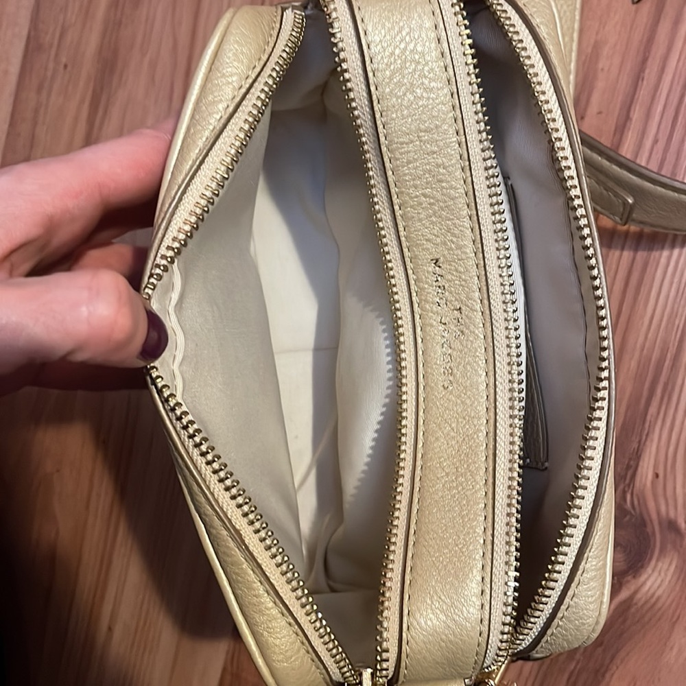 Pre LOVED. Marc Jacobs Authentic Softshot Pearlized Bag, excellent condition - Picture 12 of 14